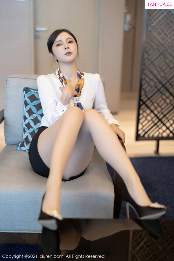 小蛮妖  小蛮妖深圳旅拍 优雅华丽的制服第19张图片